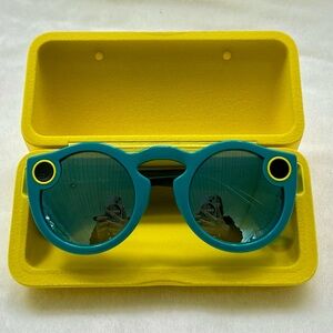 Snapchat Spectacles Sunglasses Teal Mirrored Case NO CHARGING CABLE Untested